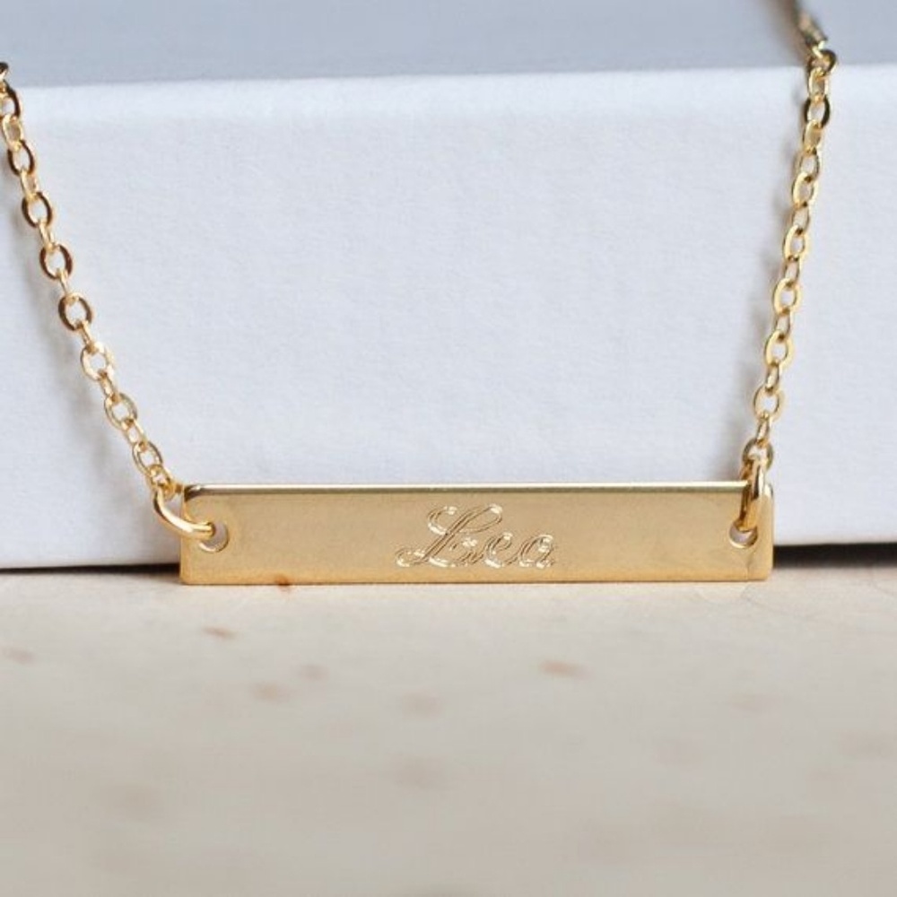 Personalized bar necklace can engrave both sides